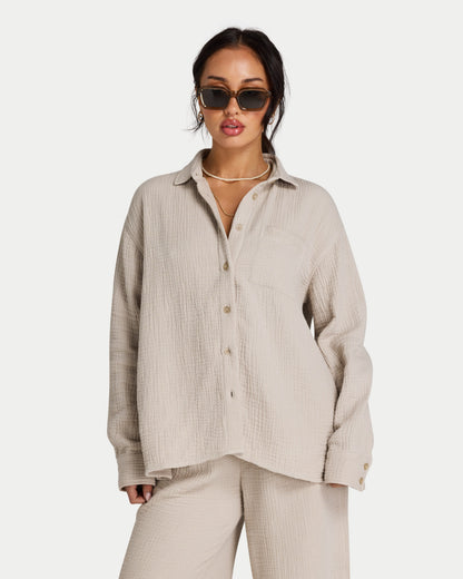 Womens Resort Long Sleeve Shirt
