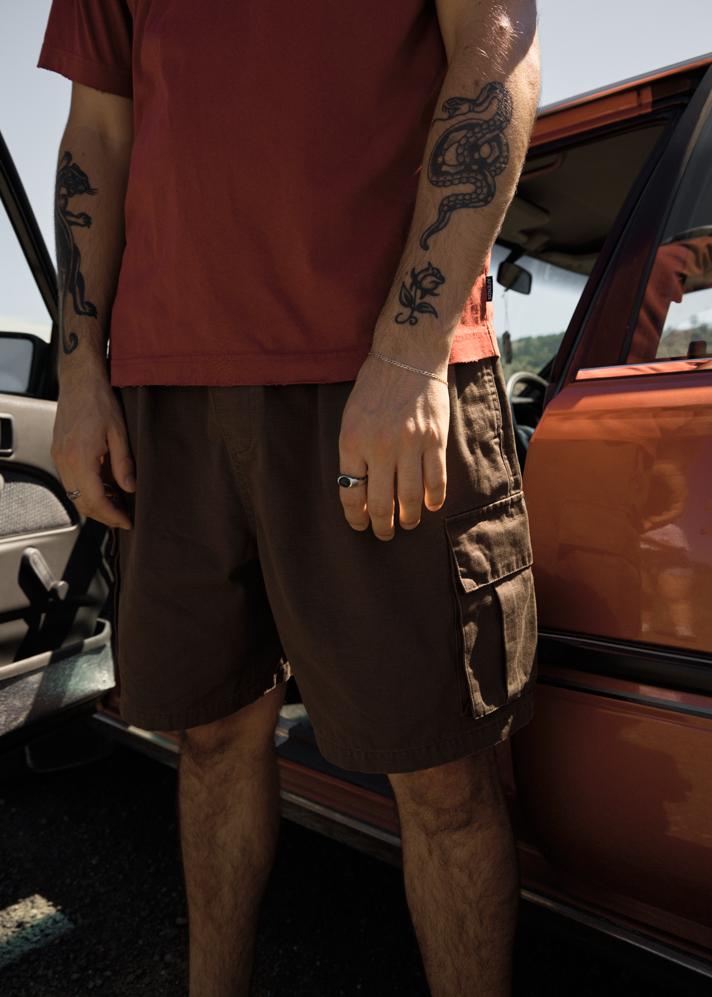 AFENDS Mens Ripped Out 98 - Oversized Cargo Short 20" - Coffee